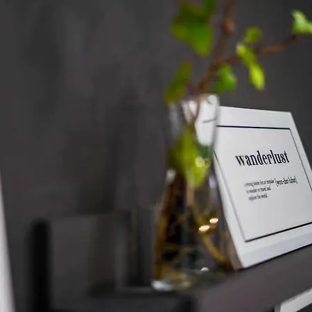 The Black House In 아파트 *