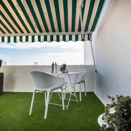 The Black House In 아파트