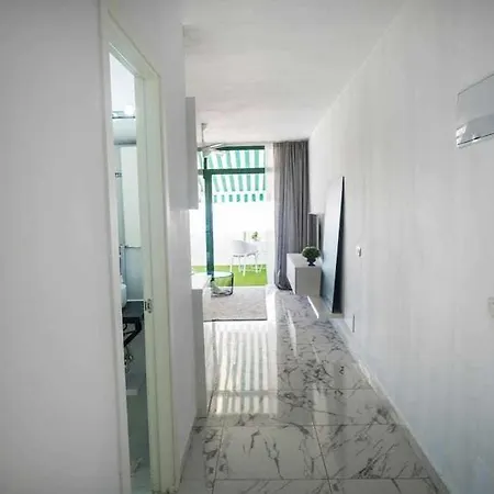 The Black House In * 아데제