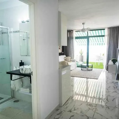 The Black House In Apartment *