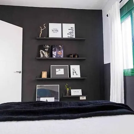 Apartment The Black House In